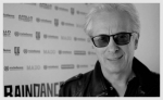 © - © -